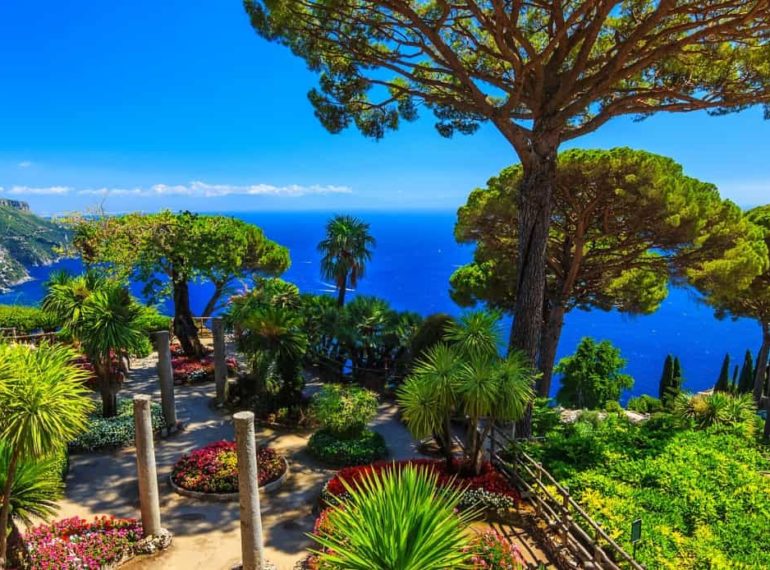 i-giardini-del-belvedere-di-ravello-set-di-film-e-di-pubblicitacc80